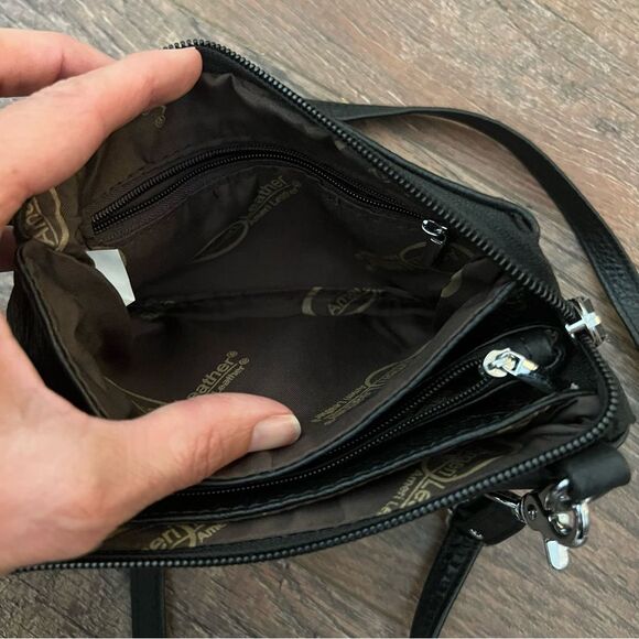 Ameri Leather Crossbody Small Purse Black
Detachable/Adjustable Strap - Picture 4 of 16